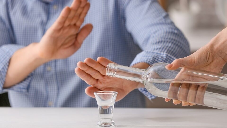 Кодировка от алкоголя — ее виды и как проходит